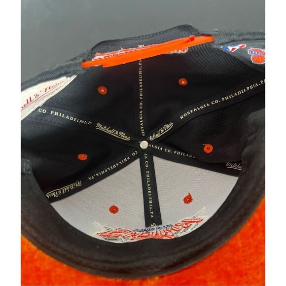 Mitchell & Ness NY Knicks fuzzy underside brim adjustable hat - Picture 9 of 12